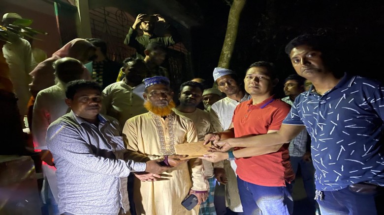 বরুড়ায় বজ্রপাতে নিহত দুই শিশুর পরিবারের পাশে উপজেল...