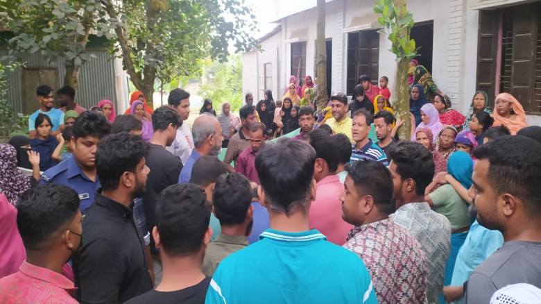 তিতাসে ছেলের শ্বাশুড়ীর মামলার ভয়ে মায়ের আত্মহত্যা...