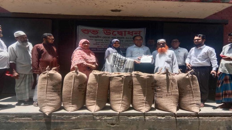 বুড়িচংয়ে ৩৬ টাকা দরে বোরো ধান ক্রয় কার্যক্রম শুরু...
