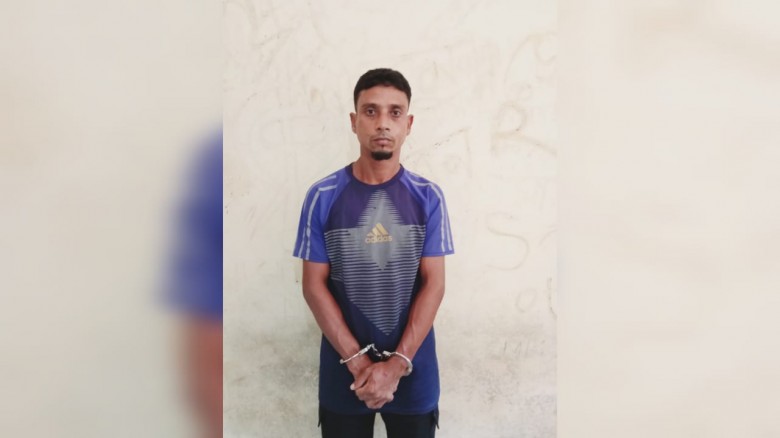 ব্রাহ্মণপাড়ায় পুলিশের অভিযানে ৩০ বোতল স্কাপসহ গ্রে...
