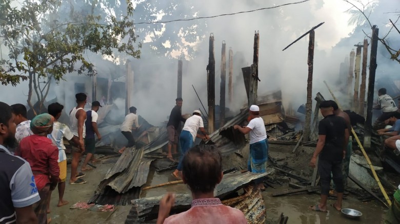 ব্রাহ্মণপাড়ায় আগুনে পুড়লো ৬টি বসতঘর, ক্ষয়ক্ষতি প্র...