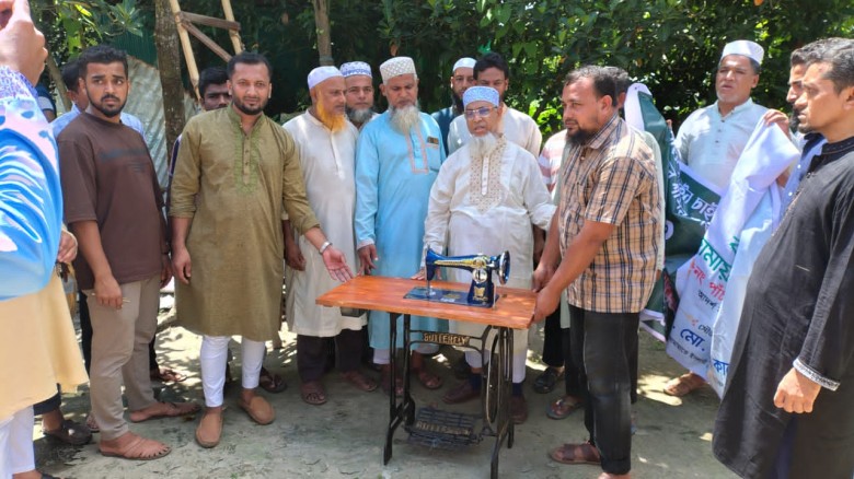“নির্বাচনের আগেই জনগণের পাশে জামায়াত: কুমিল্লায় জনসংযোগে মানবিক ছোঁয়া”