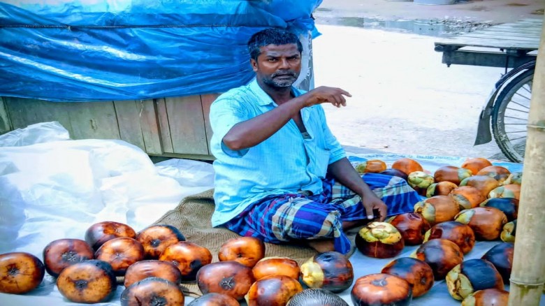 বুড়িচংয়ে হাটবাজারে পাকা তালের ধুম, দামও চড়া
