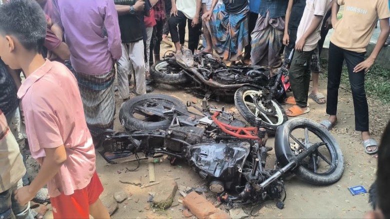 মুরাদনগরে বহিরাগতদের হামলা, দুই শিক্ষকসহ আহত ১৫...