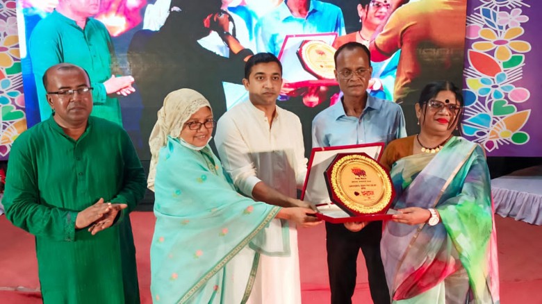 ধ্রুবতারার রজতজয়ন্তী উদযাপনঃ অ্যাওয়ার্ড প্রদান ও ব...