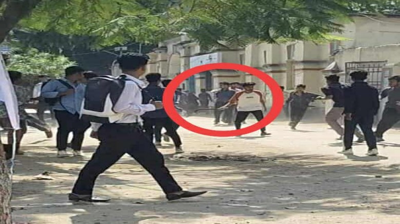 ভিক্টোরিয়া কলেজে আধিপত্য বিস্তার নিয়ে সংঘর্ষ, আগ্ন...
