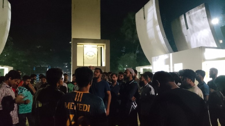 কুমিল্লা বিশ্ববিদ্যালয়ের দত্ত হলে ছাত্রদলের হুমকির...