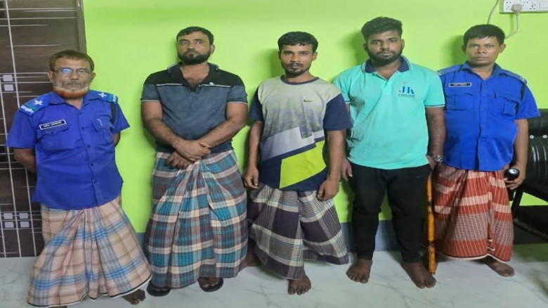 ব্রাহ্মণপাড়ায় চেয়ারম্যানের নেতৃত্বে তিন চোর আটক...