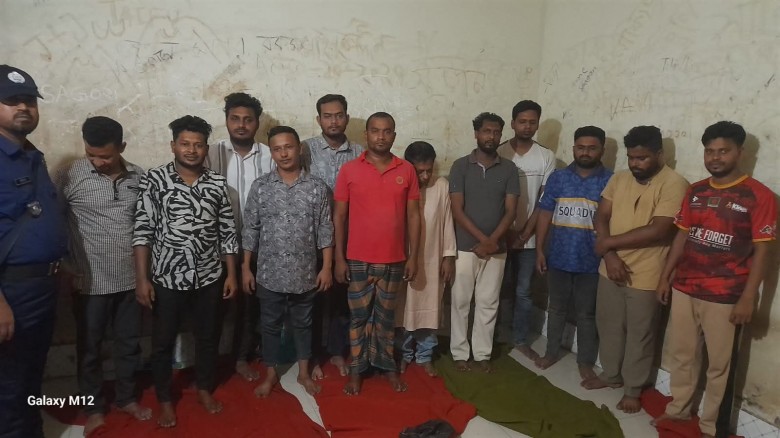 কুমিল্লা নগরীতে সরকারবিরোধী ঝটিকা মিছিল, ১২ ছাত্রল...