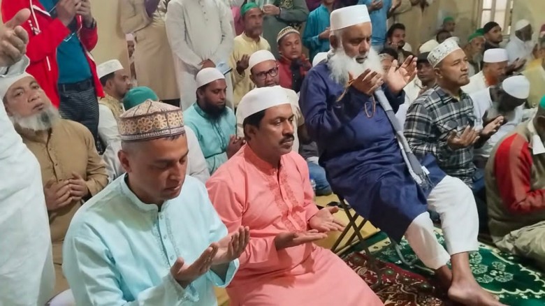 কুমিল্লায় খালেদা জিয়ার সুস্থতা কামনায় বিএনপির দোয়া...