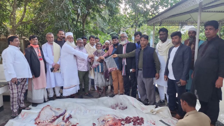 খালেদা জিয়ার সুস্থতায় গরু সদকা করলেন সাবেক মন্ত্রী...