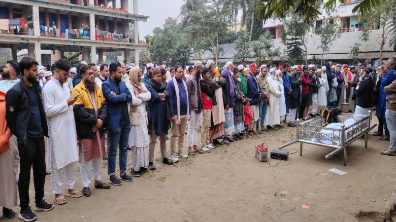কুমিল্লার মুরাদনগরে সাংবাদিক মনির খাঁন আর নেই...
