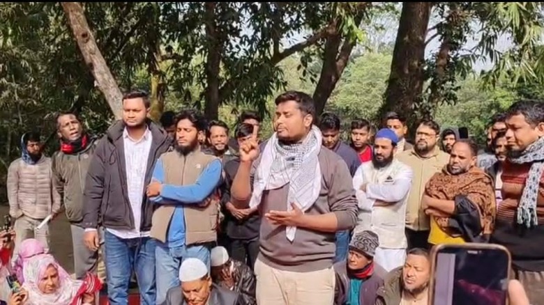 নির্বাচনে ভোট কেন্দ্র দখল করতে আসলে প্রতিহত করা হব...