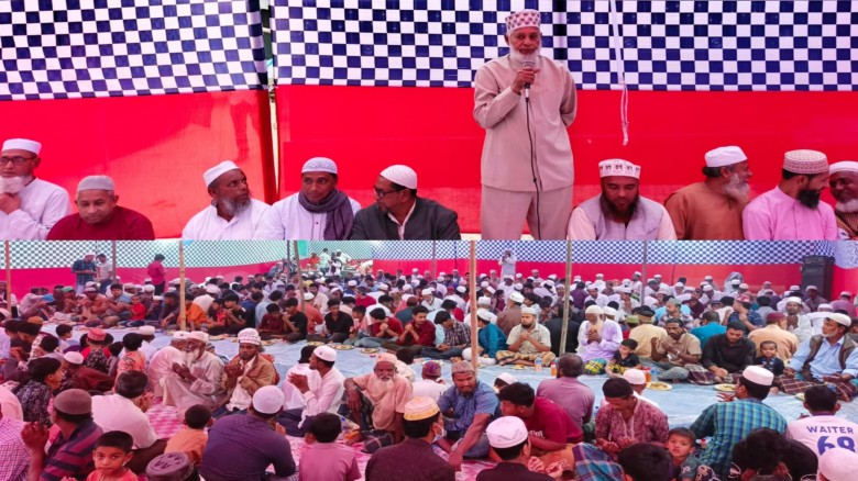 নাঙ্গলকোটে যুক্তরাজ্য বিএনপি সাবেক উপদেষ্টা নুরুল আলম মজুমদারের আয়োজনে ইফতার মাহফিল