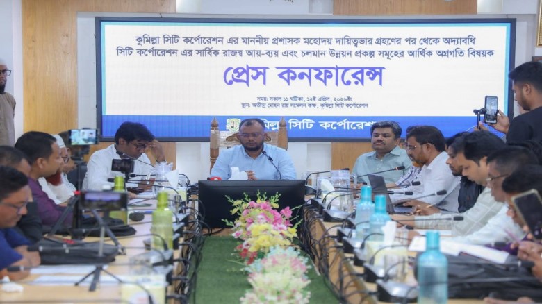 প্রশাসনিক কাঠামোয় দুর্নীতির প্রভাবে কর্মকর্তারা অন...