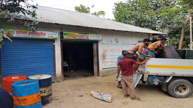 নাঙ্গলকোটে সাড়ে ৫ হাজার লিটার জ্বালানি তেল-সহ মজুদ...