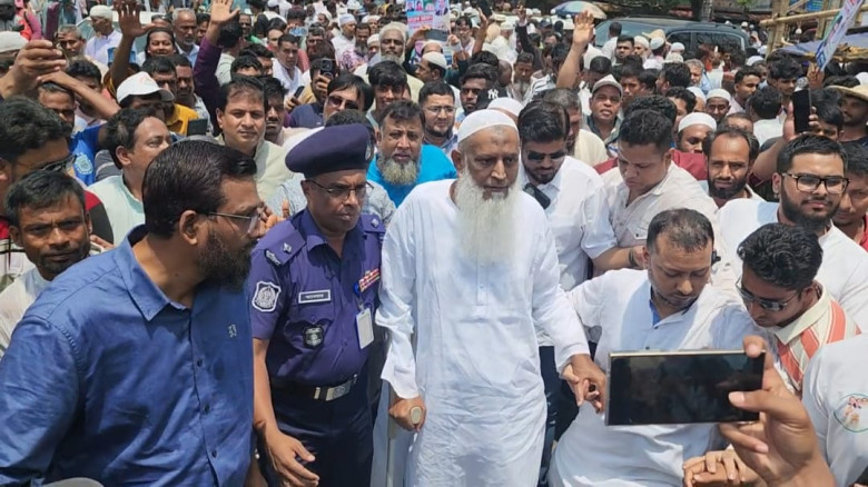 প্রধানমন্ত্রীকে অভ্যর্থনা জানাতে ধর্মমন্