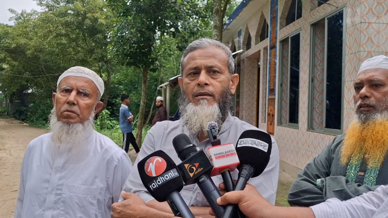 নির্মাণাধীন সড়ক নিয়ে মুরাদনগরে গ্রামবাসীর প্রতিবাদ কেন?