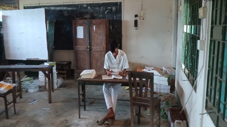 ছাত্র দিয়ে এসএসসির খাতা মূল্যায়নের ভিডিও