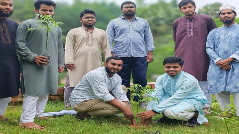 কুবিতে ছাত্রশিবিরের বৃক্ষরোপণ কর্মসূচি