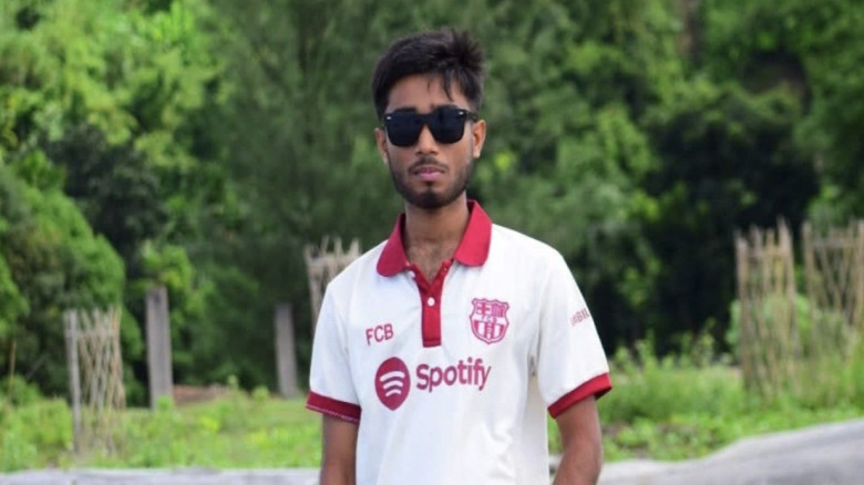 লাকসামে এইচএসসি পরীক্ষার্থীকে তুলে নেওয়া
