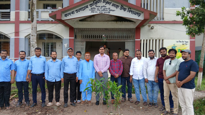 বরুড়া থানা প্রেসক্লাবের উদ্যোগে বৃক্ষরোপণ কর্মসূচি