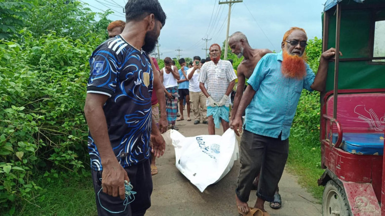 কুমিল্লায় ডোবা থেকে অ/জ্ঞা/ত ব্যক্তির ম/