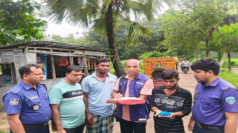 নাঙ্গলকোটে ৬শ' পিস ইয়াবা-সহ মাদক কারবারি আটক