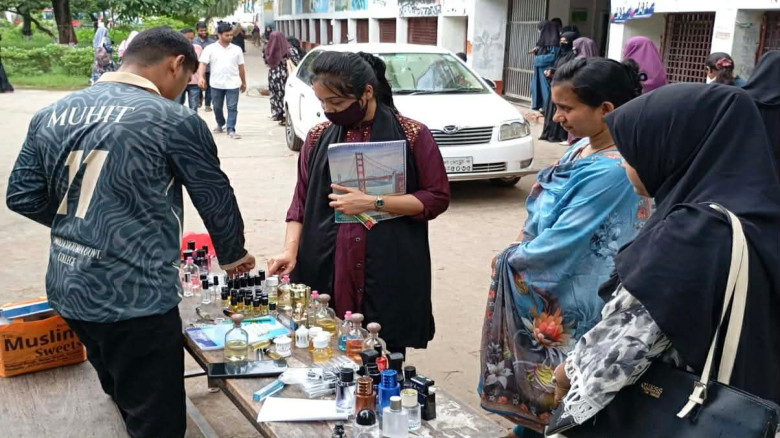সুগন্ধির ব্যবসায় স্বপ্নের ঘ্রাণ ছড়াচ্ছেন ভিক্টোরিয়ার মুহিত