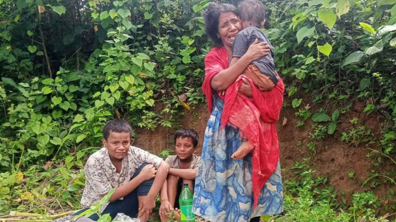 ব্রাহ্মণপাড়ায় সীমান্তে ৪ জনের অবৈধ অনু