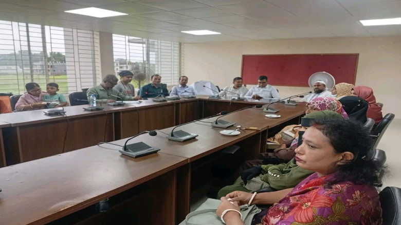 লালমাইয়ে কিশোর-কিশোরী ক্লাবের প্রশিক্ষকদের সঙ্গে ইউএনওর মতবিনিময় সভা