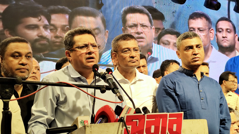 জুলাই যো'দ্ধারা জীবনবাজি রেখে বাংলাদেশকে