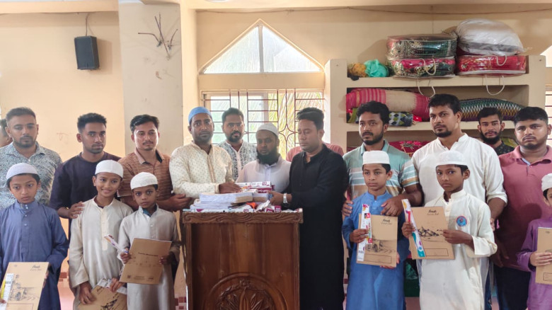 কুবিতে বেগম খালেদা জিয়ার জন্মবার্ষিকীতে ছাত্রদলের দোয়া ও এতিম শিক্ষার্থীদের শিক্ষাসামগ্রী বিতরণ