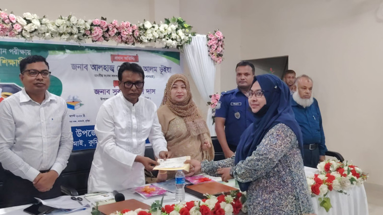 লালমাইয়ে আত্মকর্মসংস্থানে ৯ যুবকের মাঝে ক্ষুদ্র ঋণের চেক বিতরণ