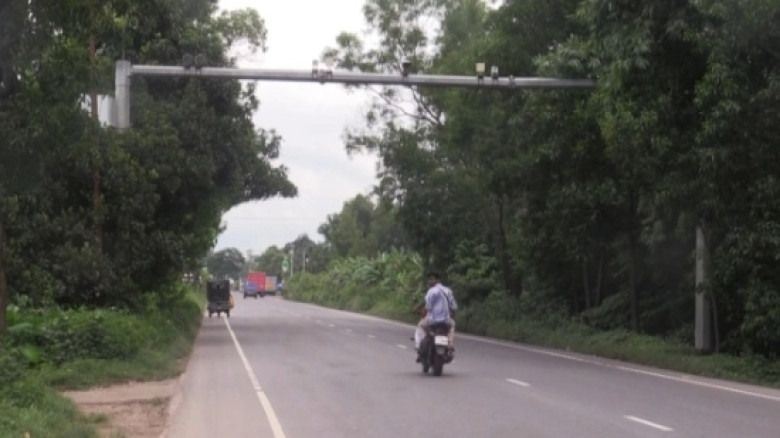 ঢাকা-চট্টগ্রাম মহাসড়কে এআই ক্যামেরায় ২৪ 