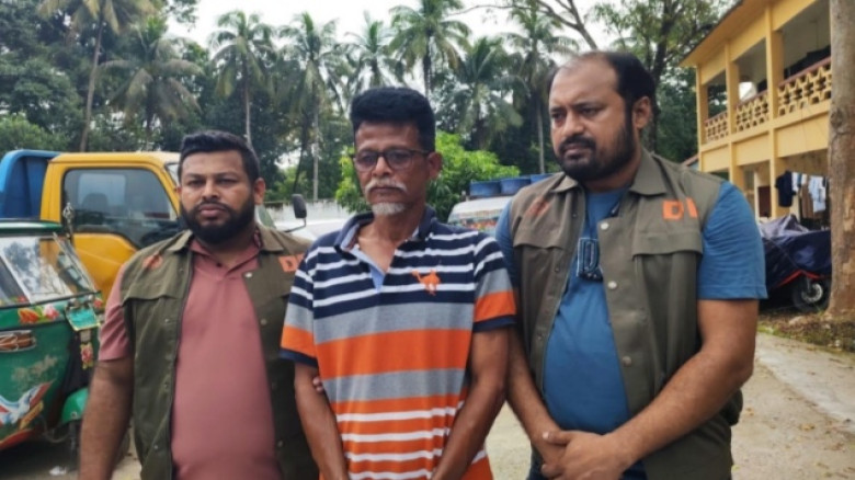 কুমিল্লায় বোন-ভাতিজাকে কু'পিয়ে হ'ত্যা, 