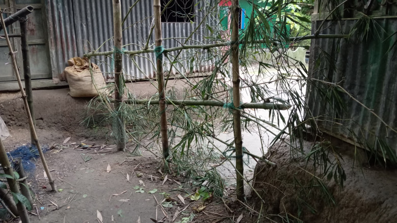 প্রবাসী ছোট ভাই ও তাঁর পরিবারকে জি'ম্মি করে রাখার অভিযোগ দুই ভাইয়ের বি'রু'দ্ধে