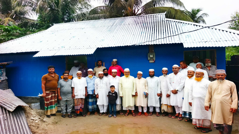 নাঙ্গলকোটে হত-দরিদ্র পরিবারকে ঘর উপহার প্রদান