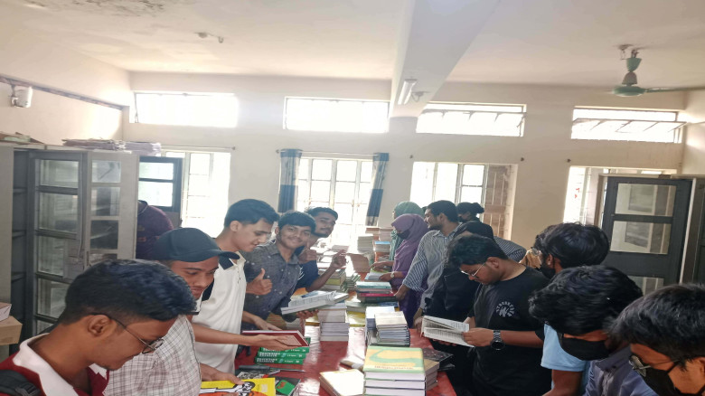 কুভিকের ম্যাথ এসোসিয়েশনের উদ্যোগে সেমিনার ও লাইব্রেরি সংস্কার