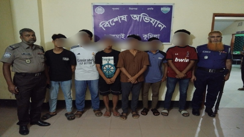 কুমিল্লায় কিশোর গ্যাং'বি'রোধী অভিযানে আ