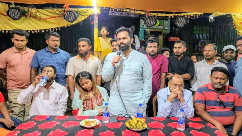 দেবিদ্বার পৌরসভার বিভিন্ন পূজামণ্ডপ পরিদর্শনে বিএনপি নেতারা
