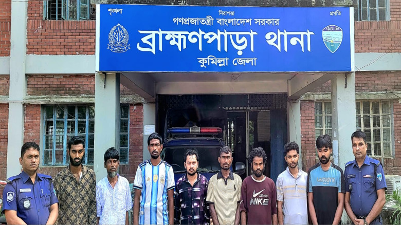 ব্রাহ্মণপাড়ায় পুলিশের অভিযানে গ্রেপ্তা